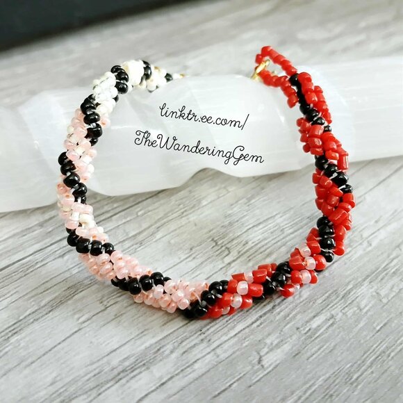 Gradient Spiral Beaded Bracelet, Red Pink White & Black, Adjustable 7 - 9" - Picture 2 of 4